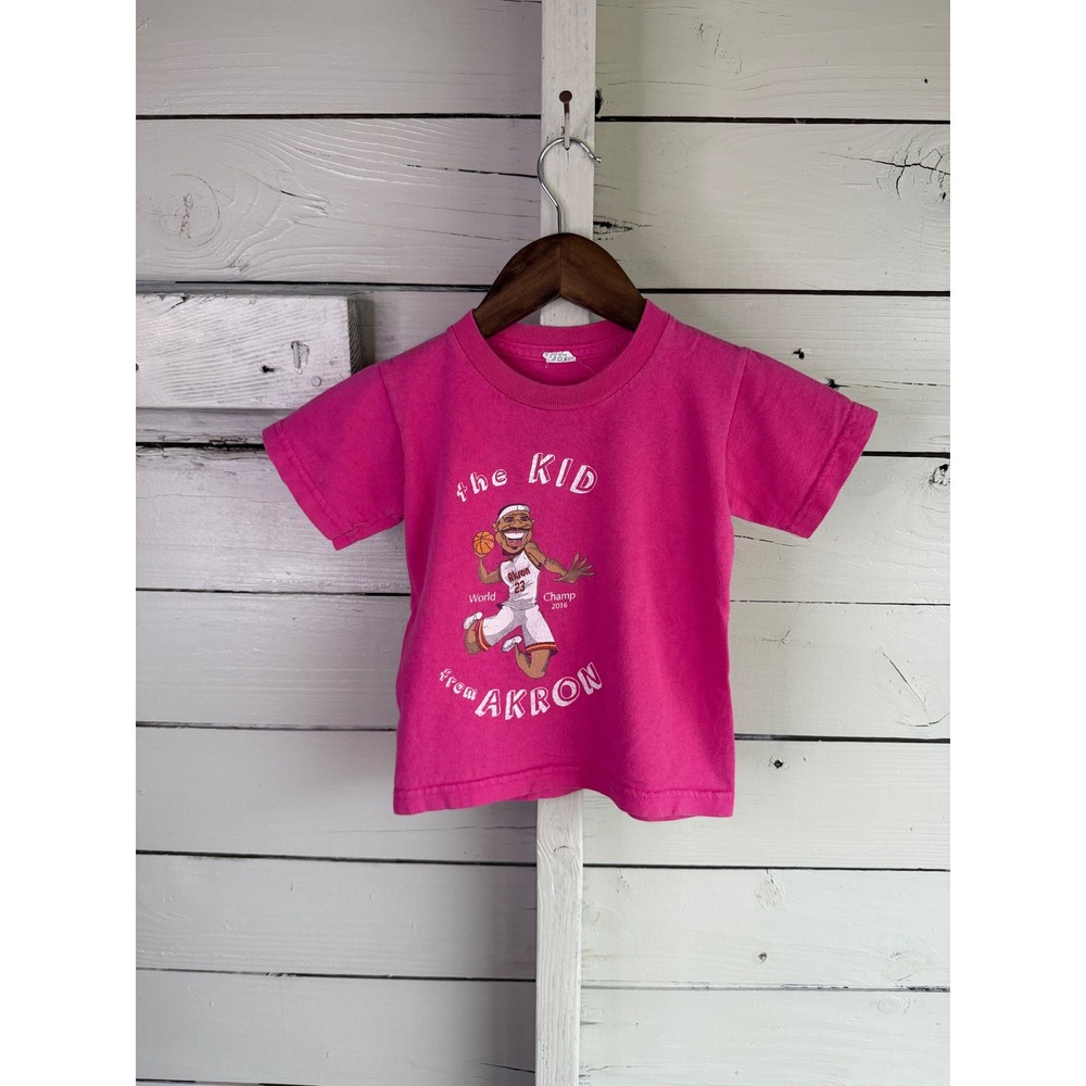Pro Club The Kid From Akron LeBron James 2016 World Champ Pink Kids Shirt XS